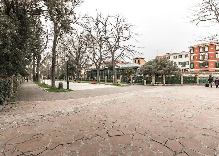 Design District R&r 公寓